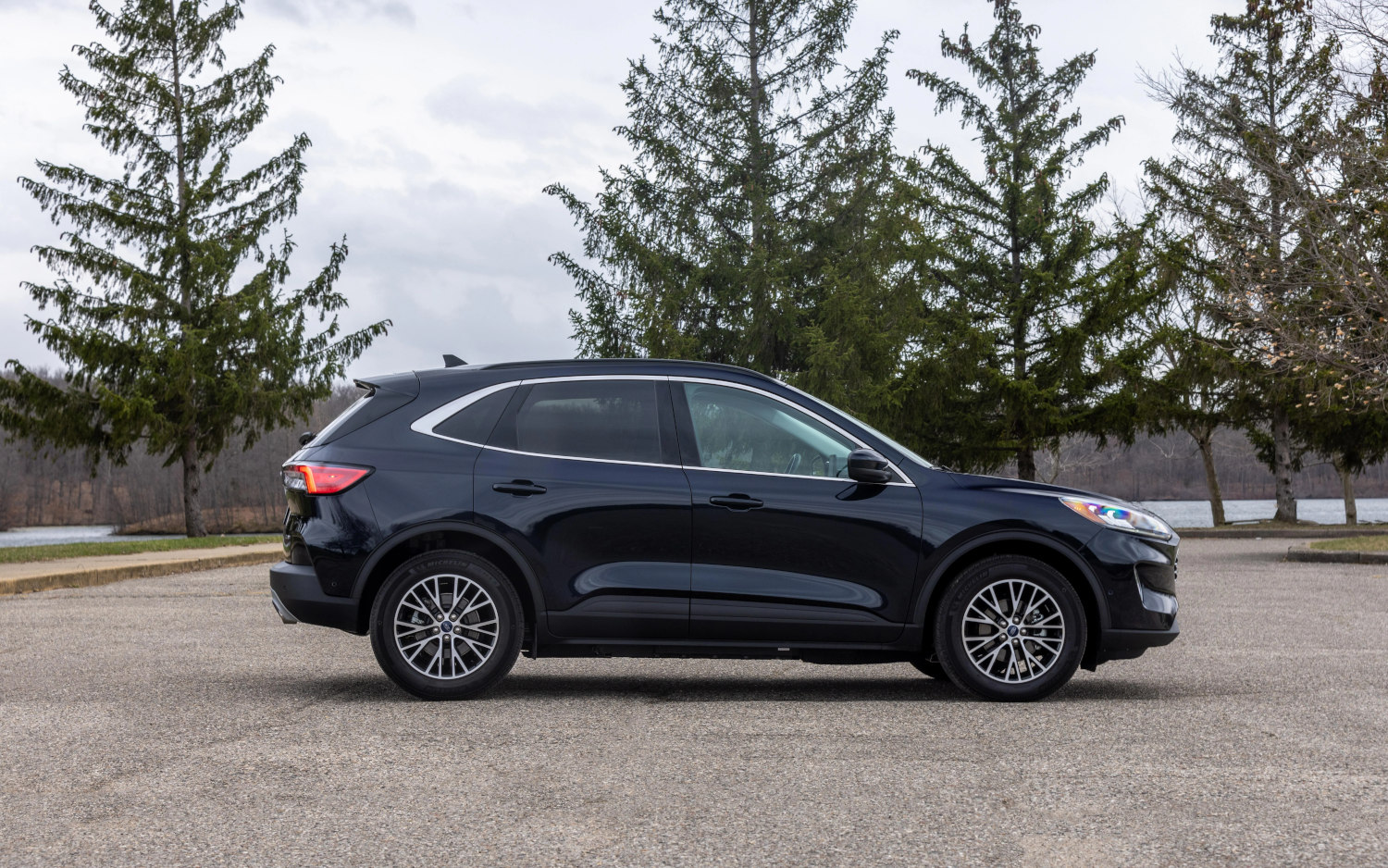 Ford Escape Titanium plugin hybrid 2021 SUV Drive